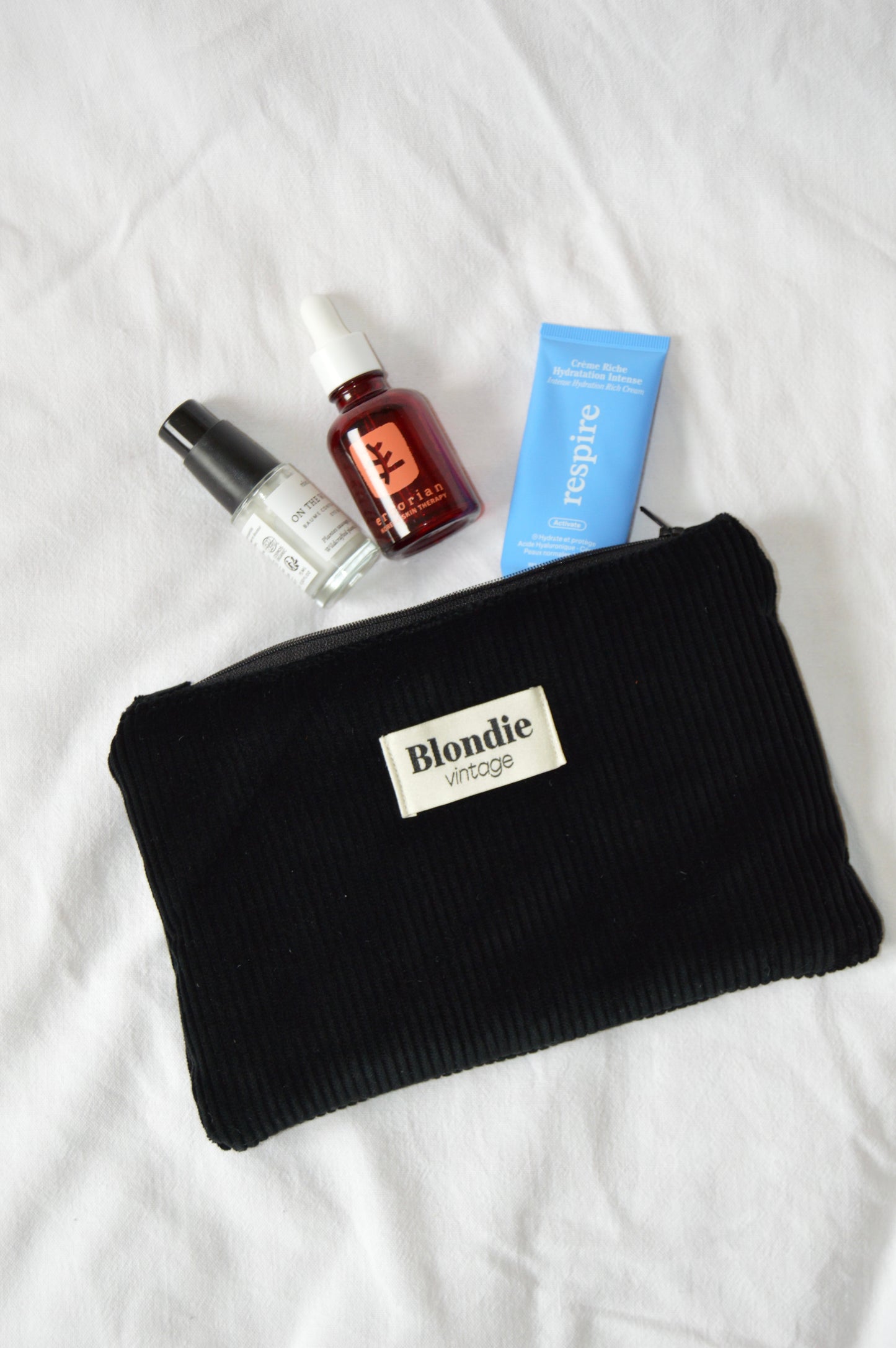 Pochette velours noir fabriqué à partir de tissus vintage mode durable mode responsable fabriqué à la main