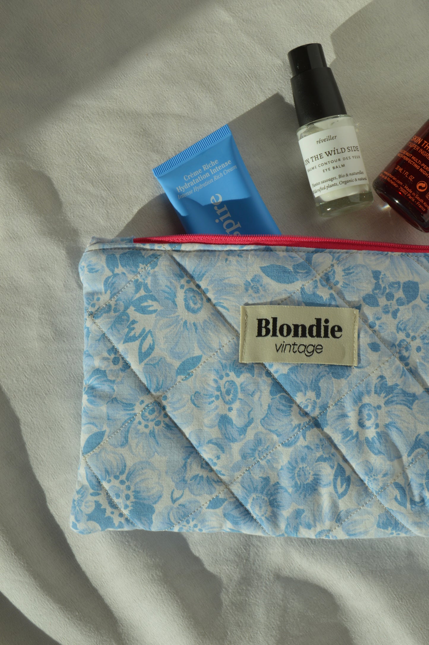 Pochette velours bleu fabriqué à partir de taie de tissus vintage mode durable mode responsable fabriqué à la main