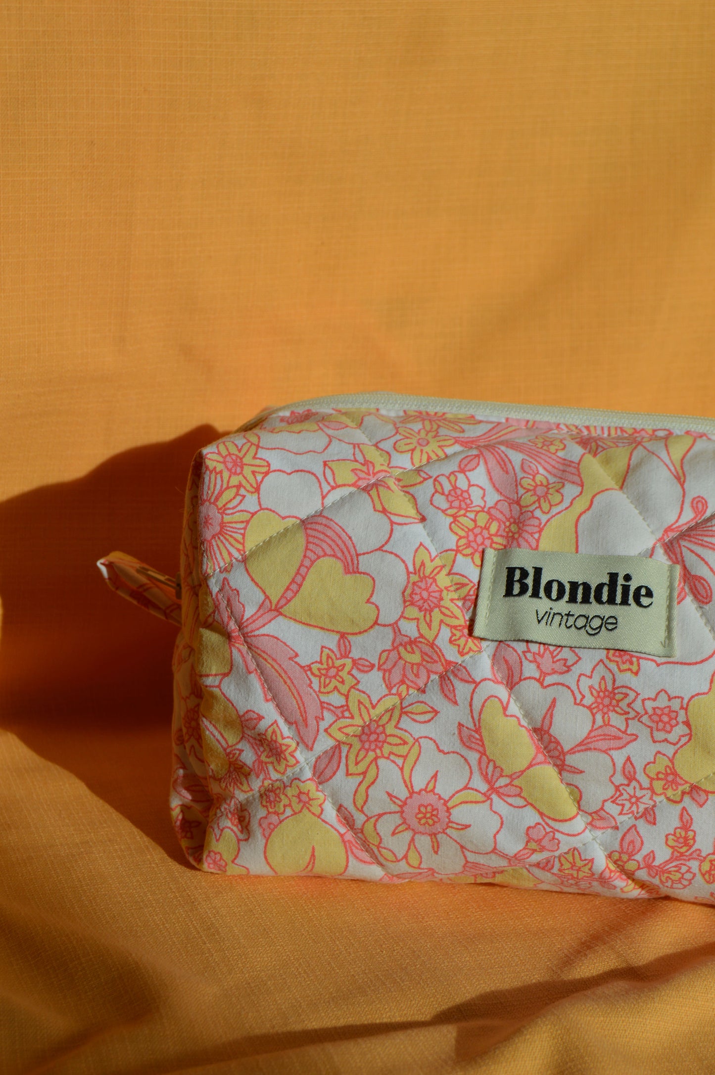 Trousse de toilette fleurs vintage rose