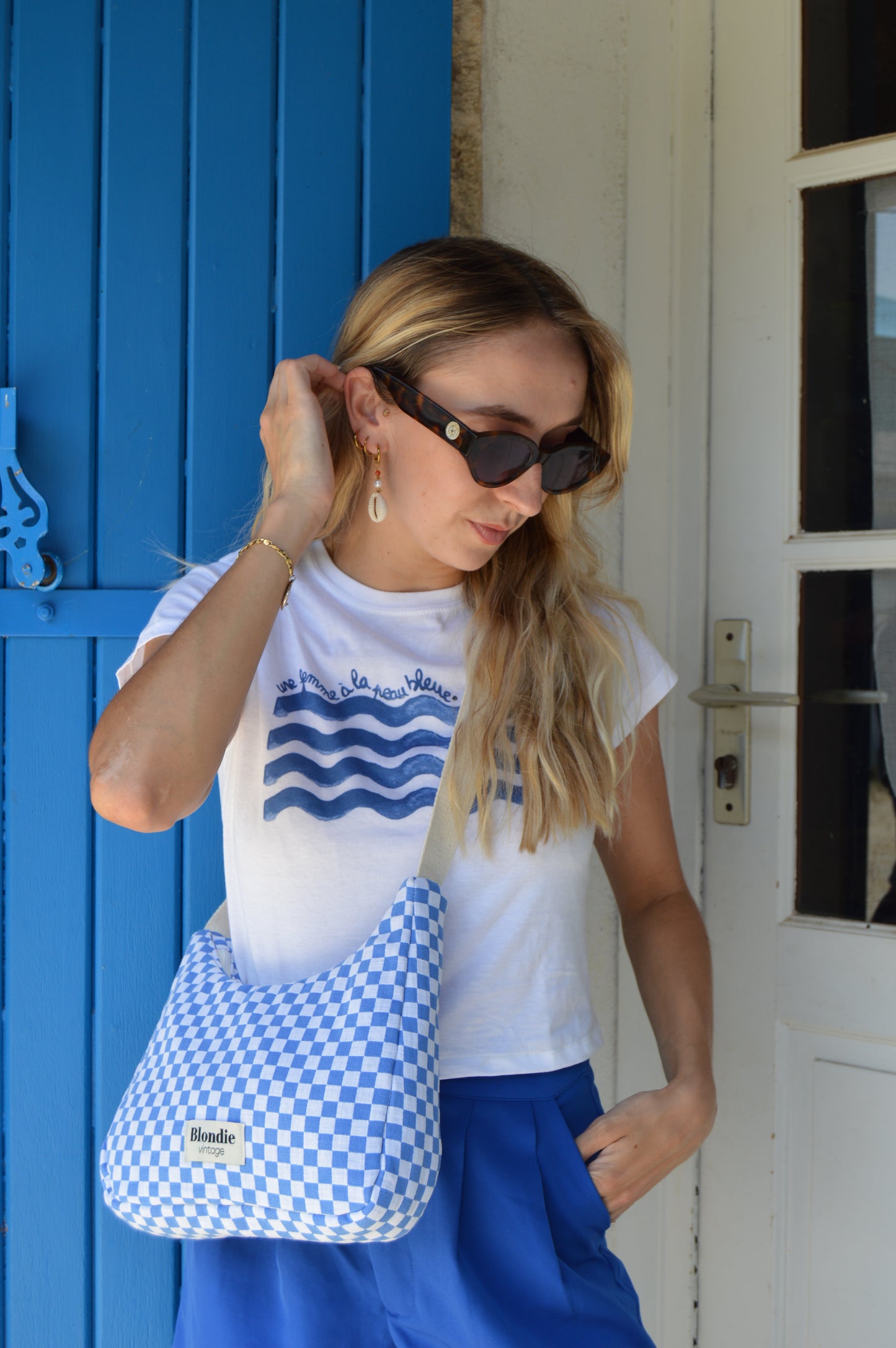 sac bandoulière damier bleu fabriquée à la main à partir de tissus vintages upcyclés mode durable
