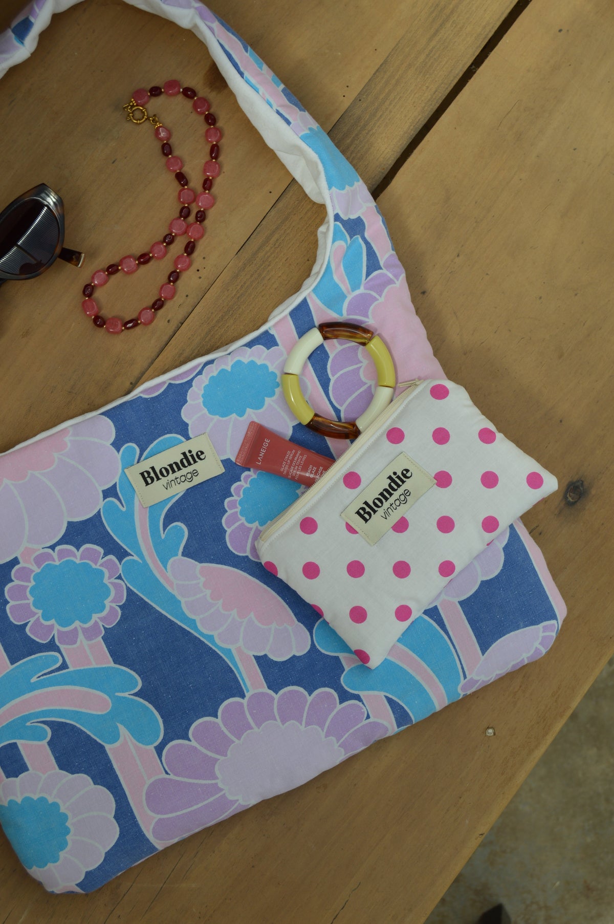 sac boho fleurs vintage fabriquée à partir de tissus vintage à la main avec biais coloré