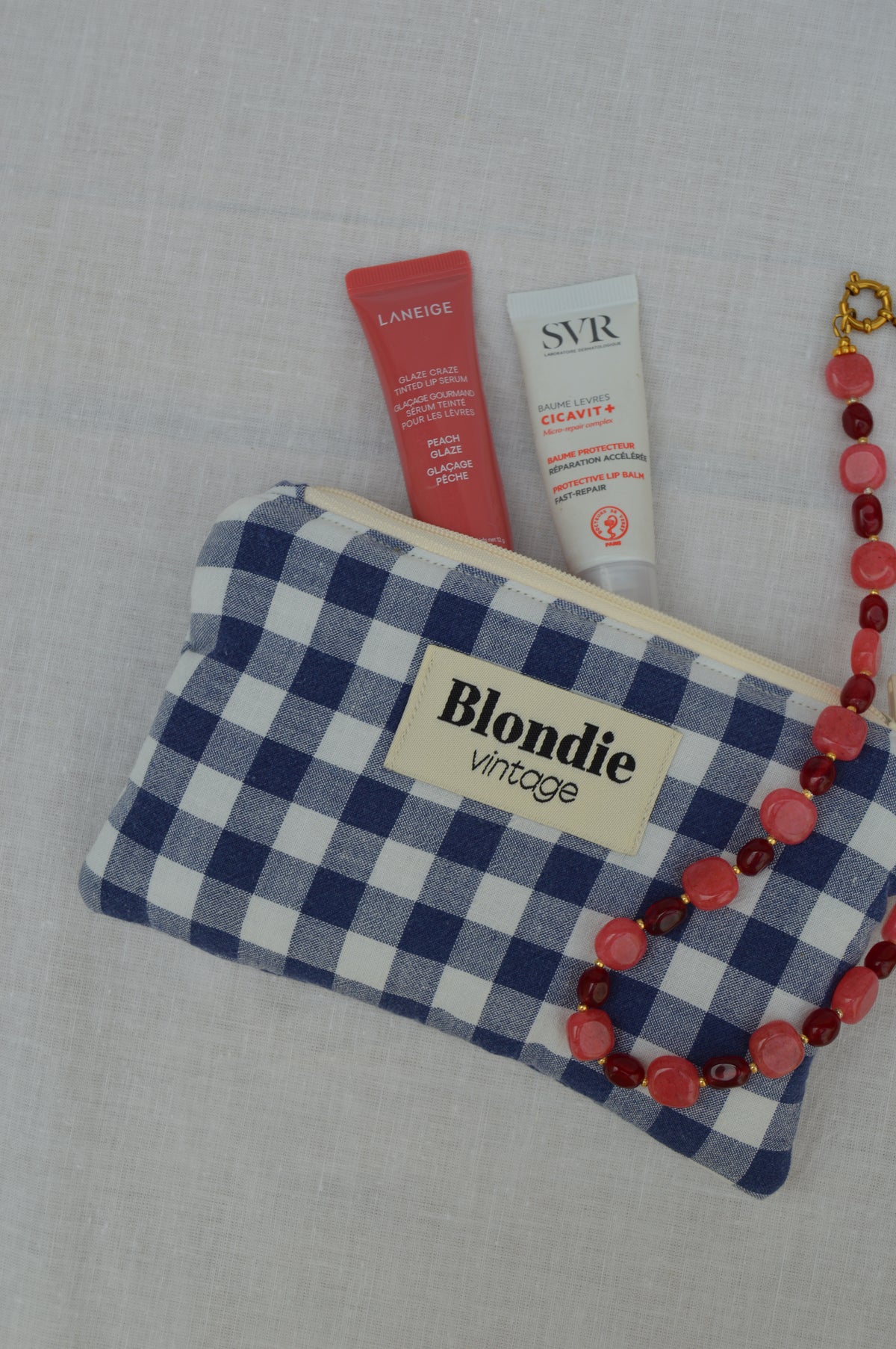 Mini pochette vichy bleu confectionnée à la main à partir d'un tissu vintage upcyclé