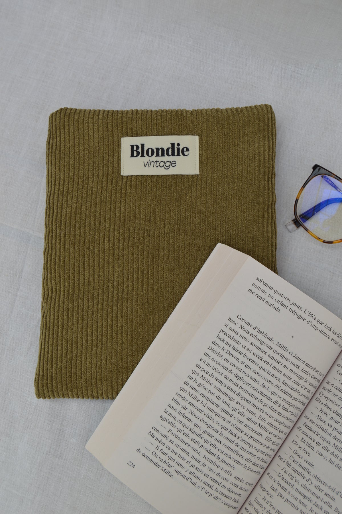 Housse de livre velours kaki fabriqué à partir de tissu vintage mode durable mode responsable fabriqué à la main