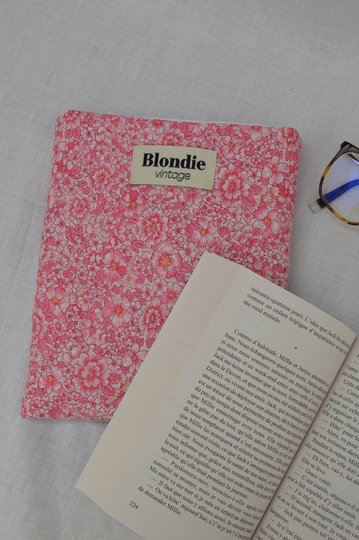 Housse de livre fleurie rose fabriqué à partir de tissu vintage mode durable mode responsable fabriqué à la main