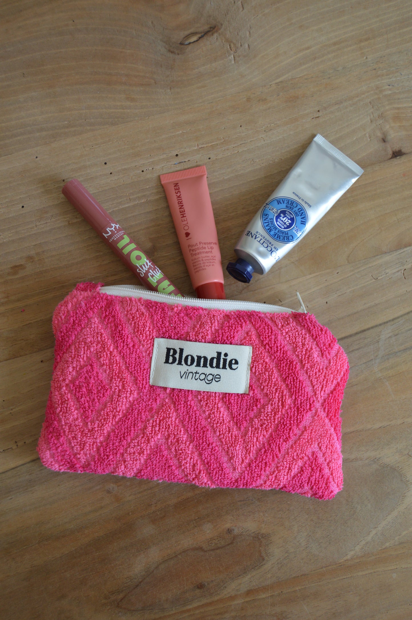 mini pochette, portefeuille, porte carte en éponge rose fabriquée à partir de serviette de bain vintage, mode durable et responsable
