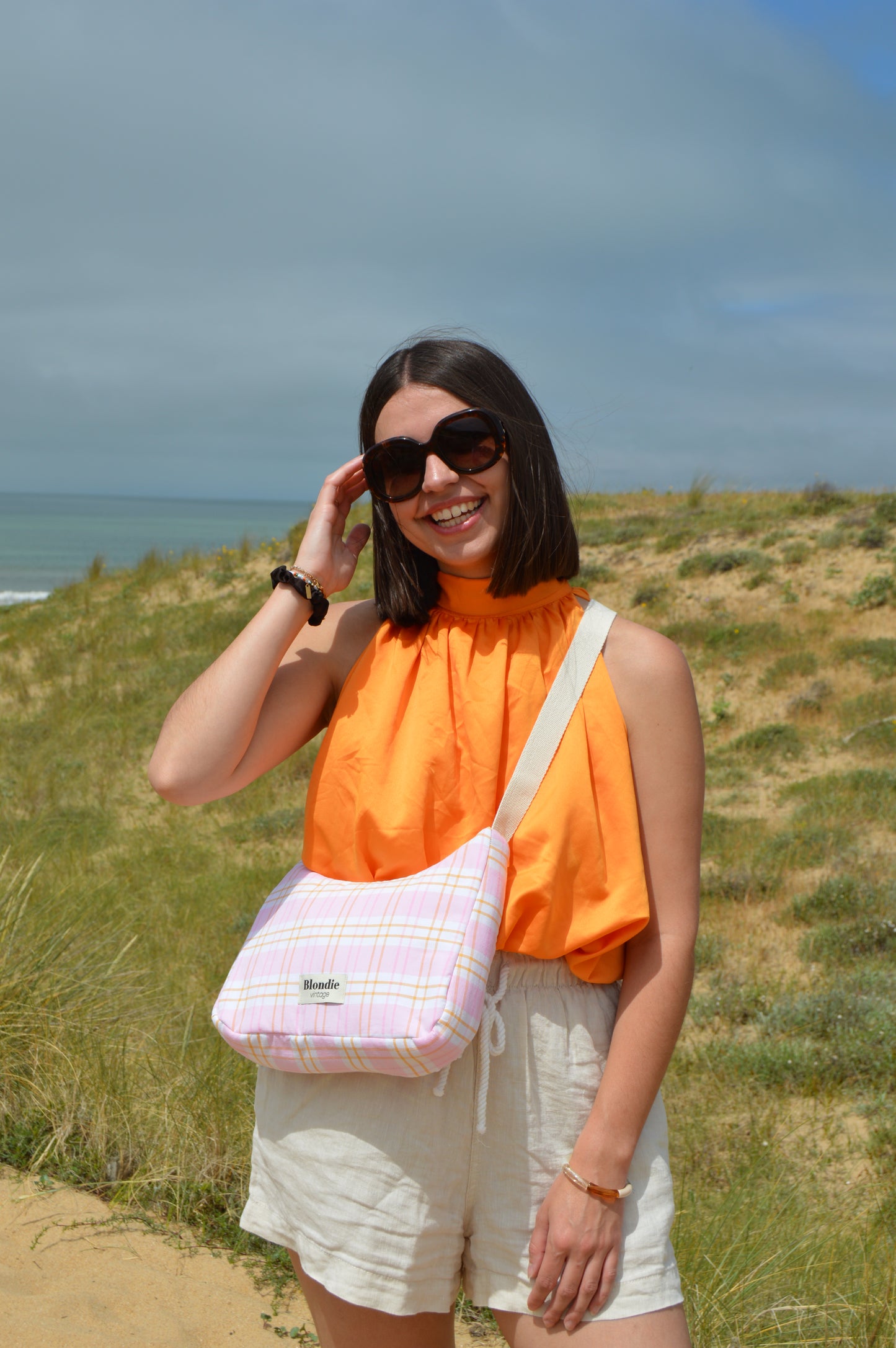 sac bandoulière carreaux rose fabriquée à la main à partir de tissus vintages upcyclés mode durable