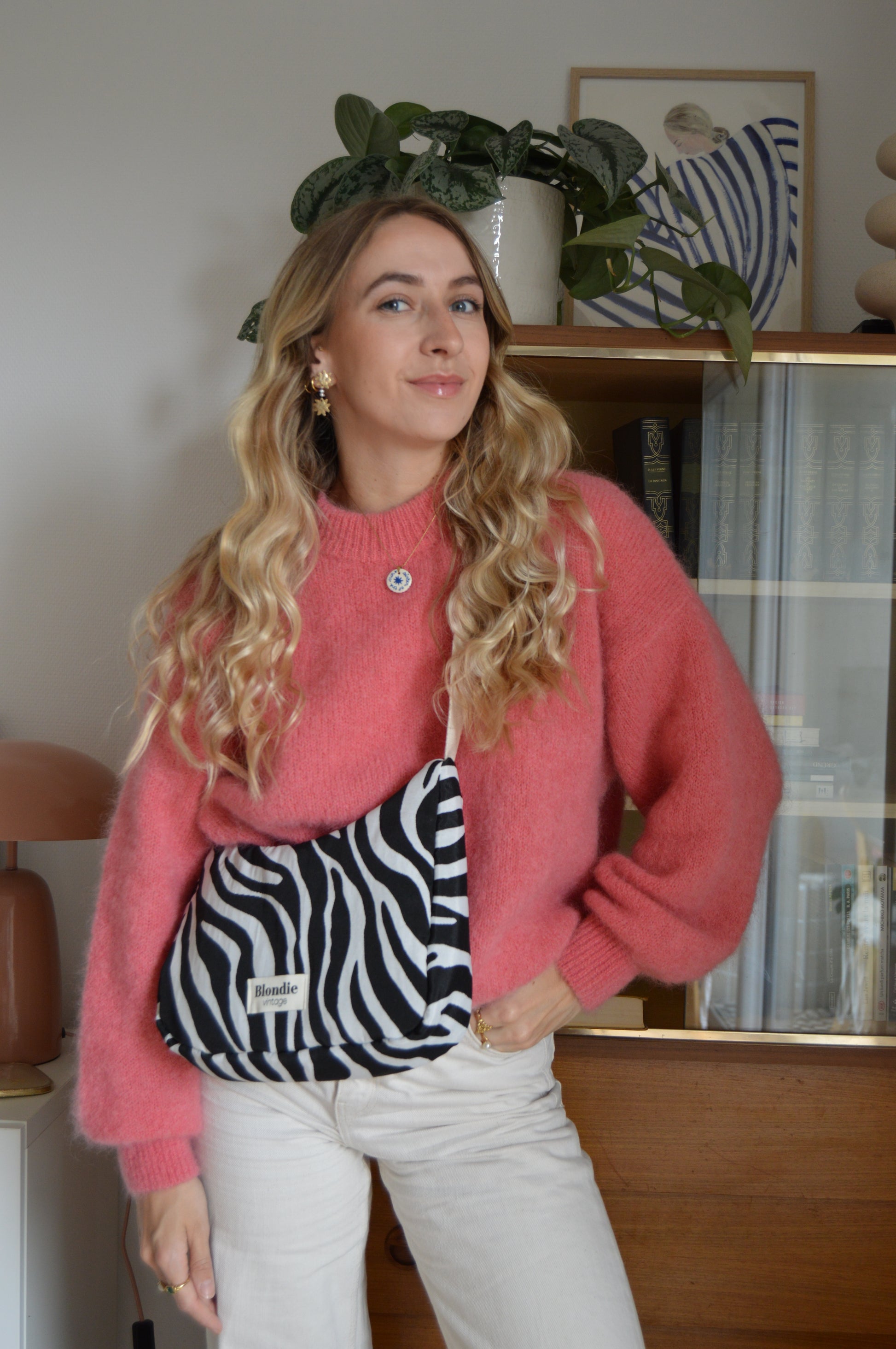 Sac crossbody zébré fabriqué à partir de tissus vintage mode durable mode responsable fabriqué à la main 