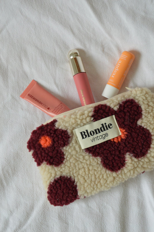 Mini Pochette fleurie moumoute fabriqué à partir de tissus vintage mode durable mode responsable fabriqué à la main 