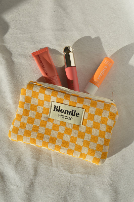 Mini Pochette zippée damier jaune en tissu vintage upcyclé, faite main en France par Blondie vintage