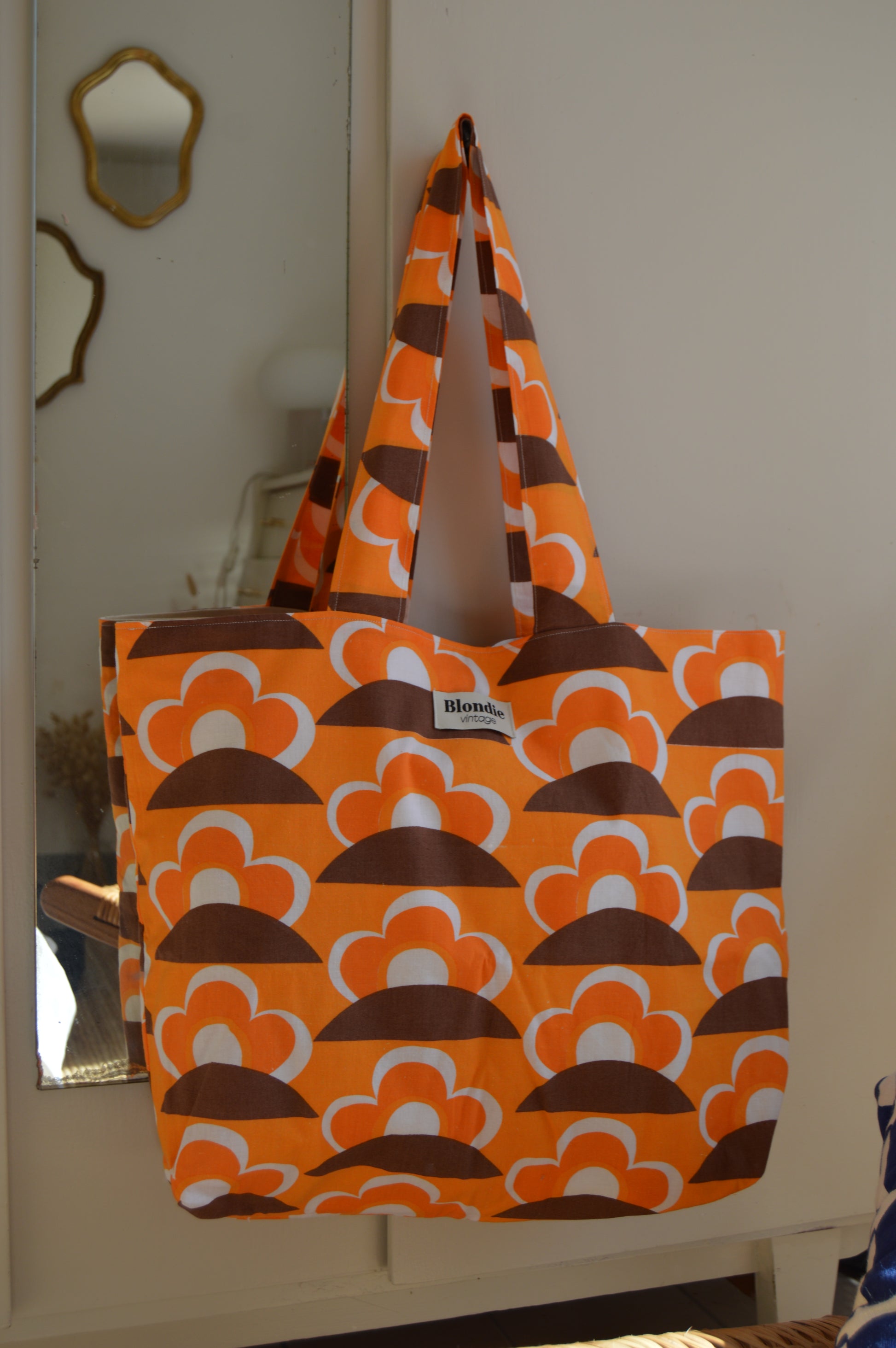 Cabas fabriqué à partir de tissus vintage à la main, sac de place upcyclés 