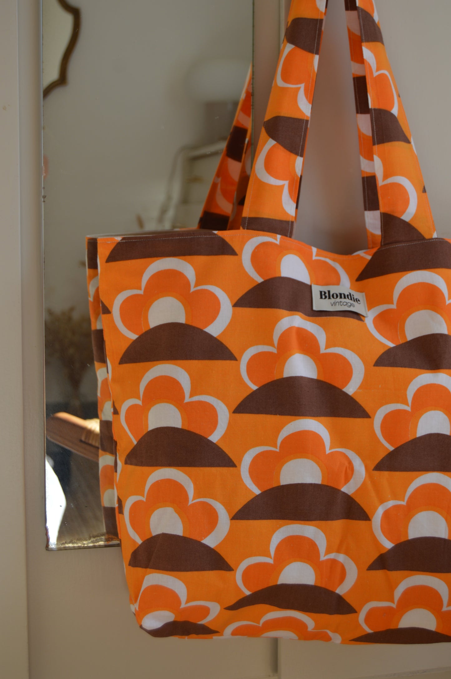 Cabas fabriqué à partir de tissus vintage à la main, sac de place upcyclés 