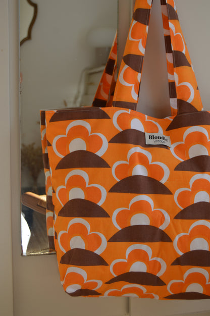 Cabas fabriqué à partir de tissus vintage à la main, sac de place upcyclés 