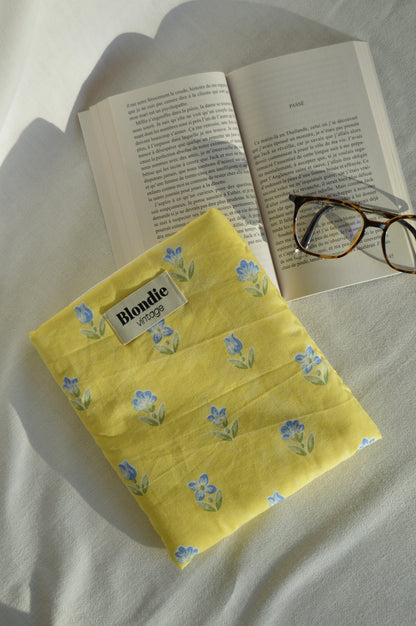 Housse de livre fleurie jaune fabriqué à partir de tissu  vintage mode durable mode responsable fabriqué à la main