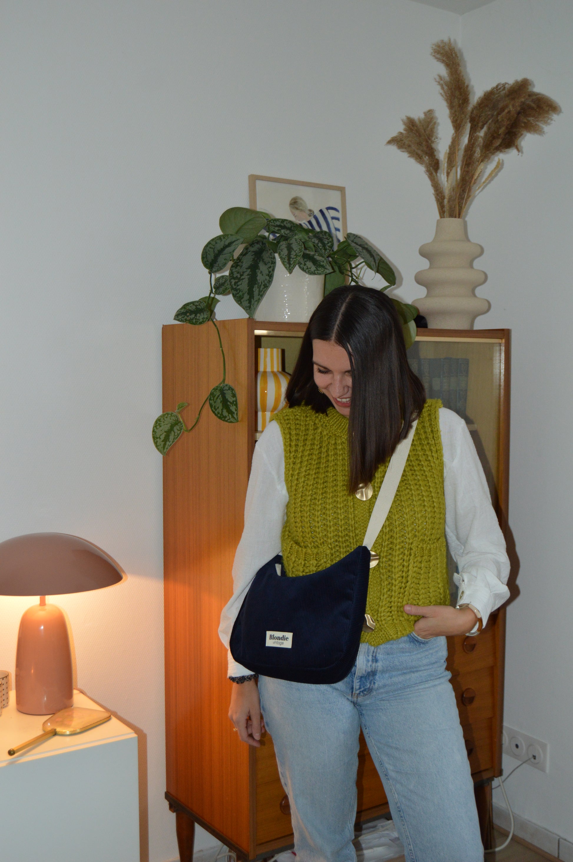 Sac crossbody velours bleu fabriqué à partir de tissus vintage mode durable mode responsable fabriqué à la main 