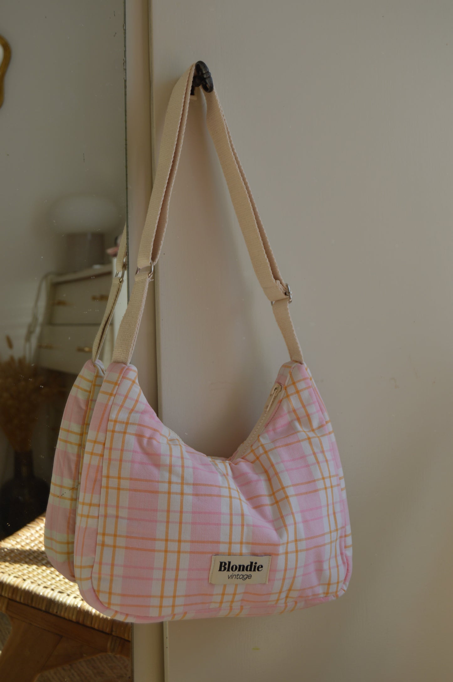 Sac crossbody à carreaux rose
