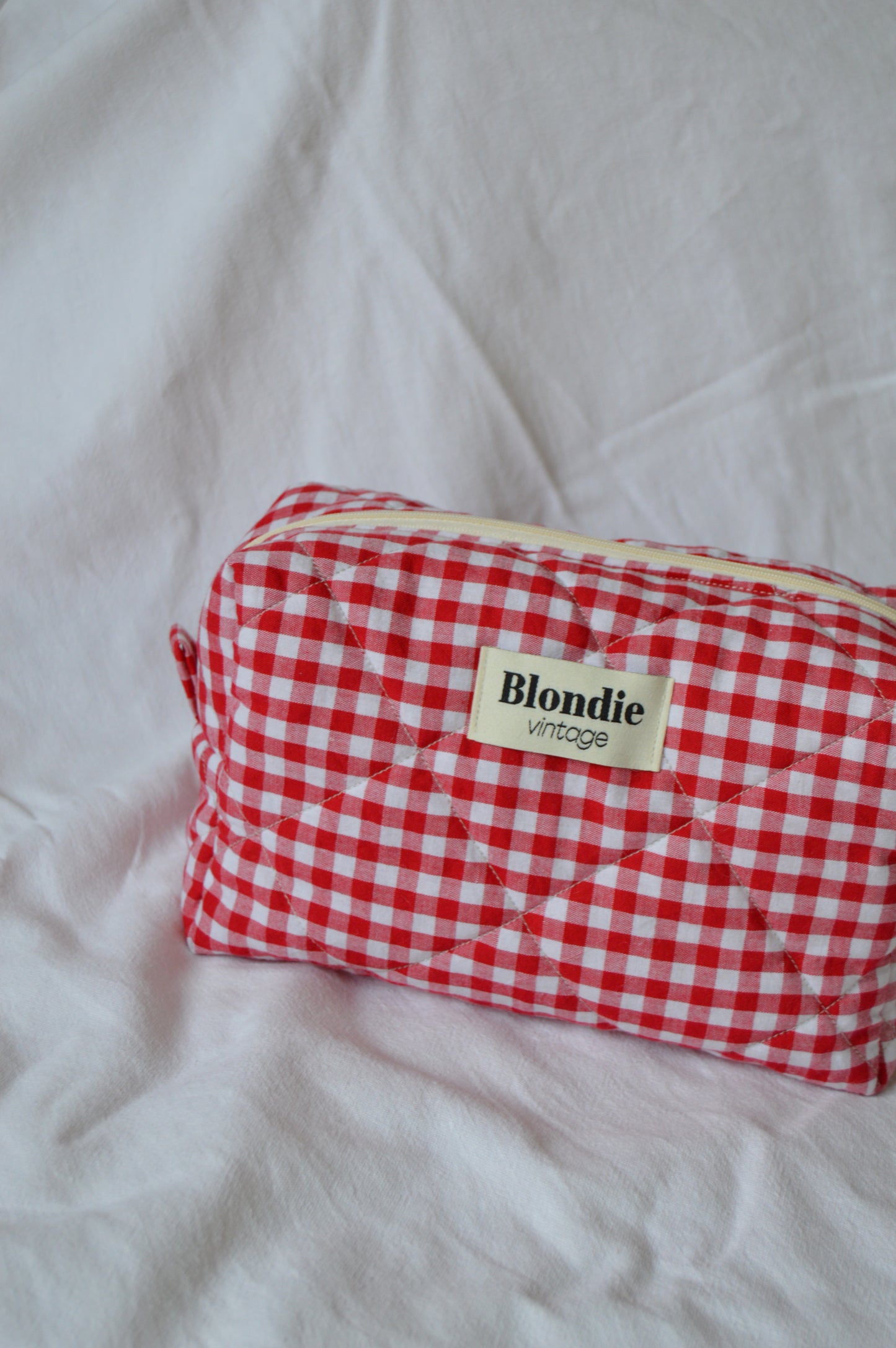 Trousse de toilette vichy rouge fabriqué à partir de taie de tissus vintage mode durable mode responsable fabriqué à la main 