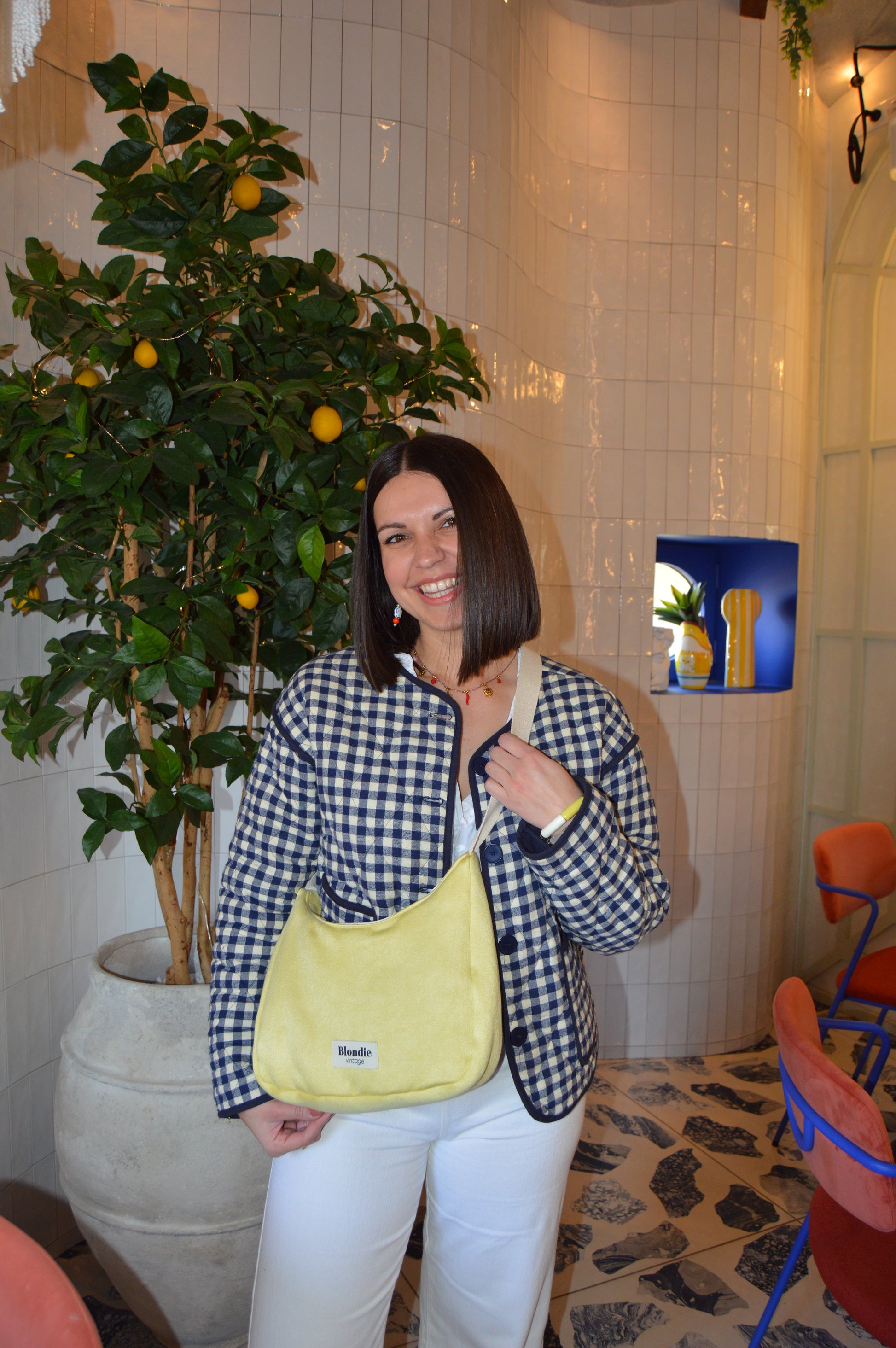 Sac crossbody jaune satiné fabriqué à partir de tissus vintage mode durable mode responsable fabriqué à la main 