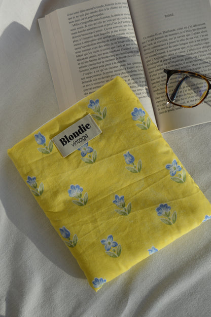Housse de livre fleurie jaune fabriqué à partir de tissu  vintage mode durable mode responsable fabriqué à la main