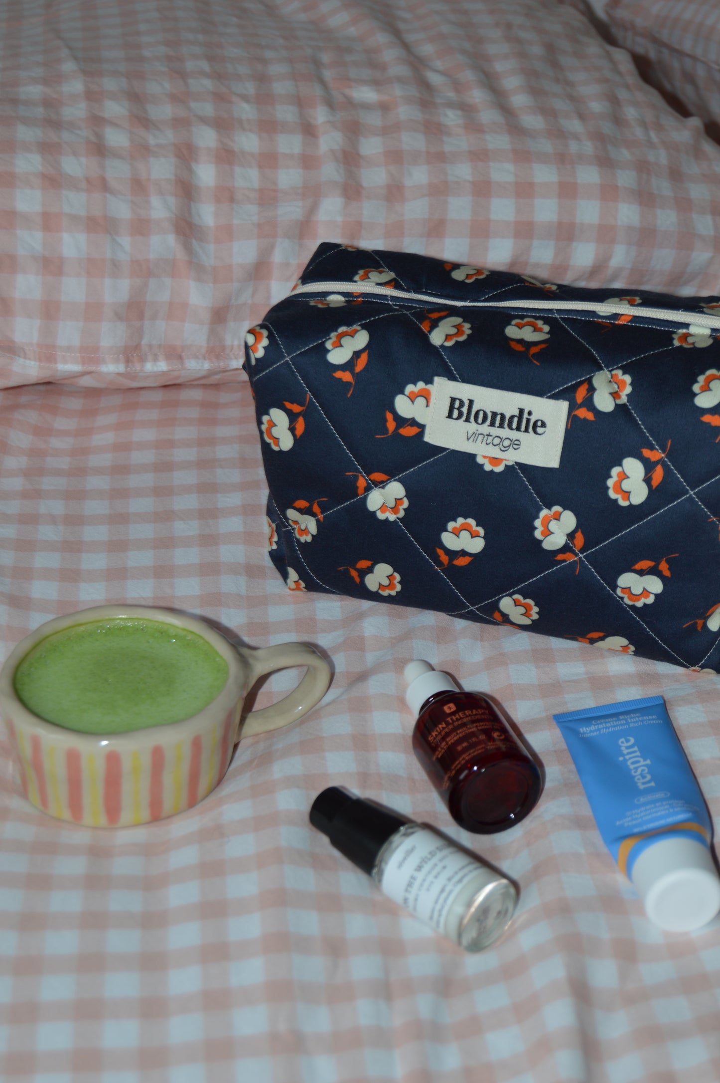 Trousse de toilette fleurie bleu fabriqué à partir de taie de tissus vintage mode durable mode responsable fabriqué à la main 