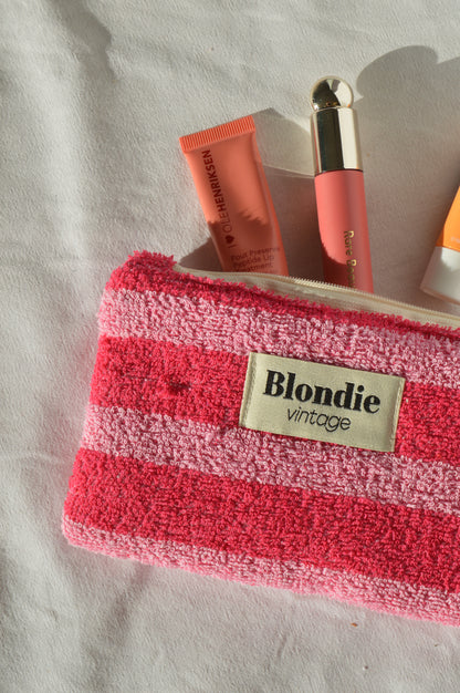 mini pochette, portefeuille, porte carte en éponge rose fabriquée à partir de serviette de bain vintage, mode durable et responsable 