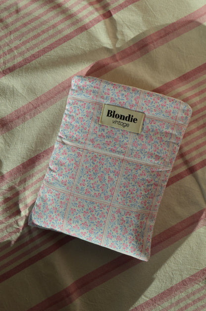 Housse de livre fleurie rose fabriqué à partir de tissus vintage mode durable mode responsable fabriqué à la main 