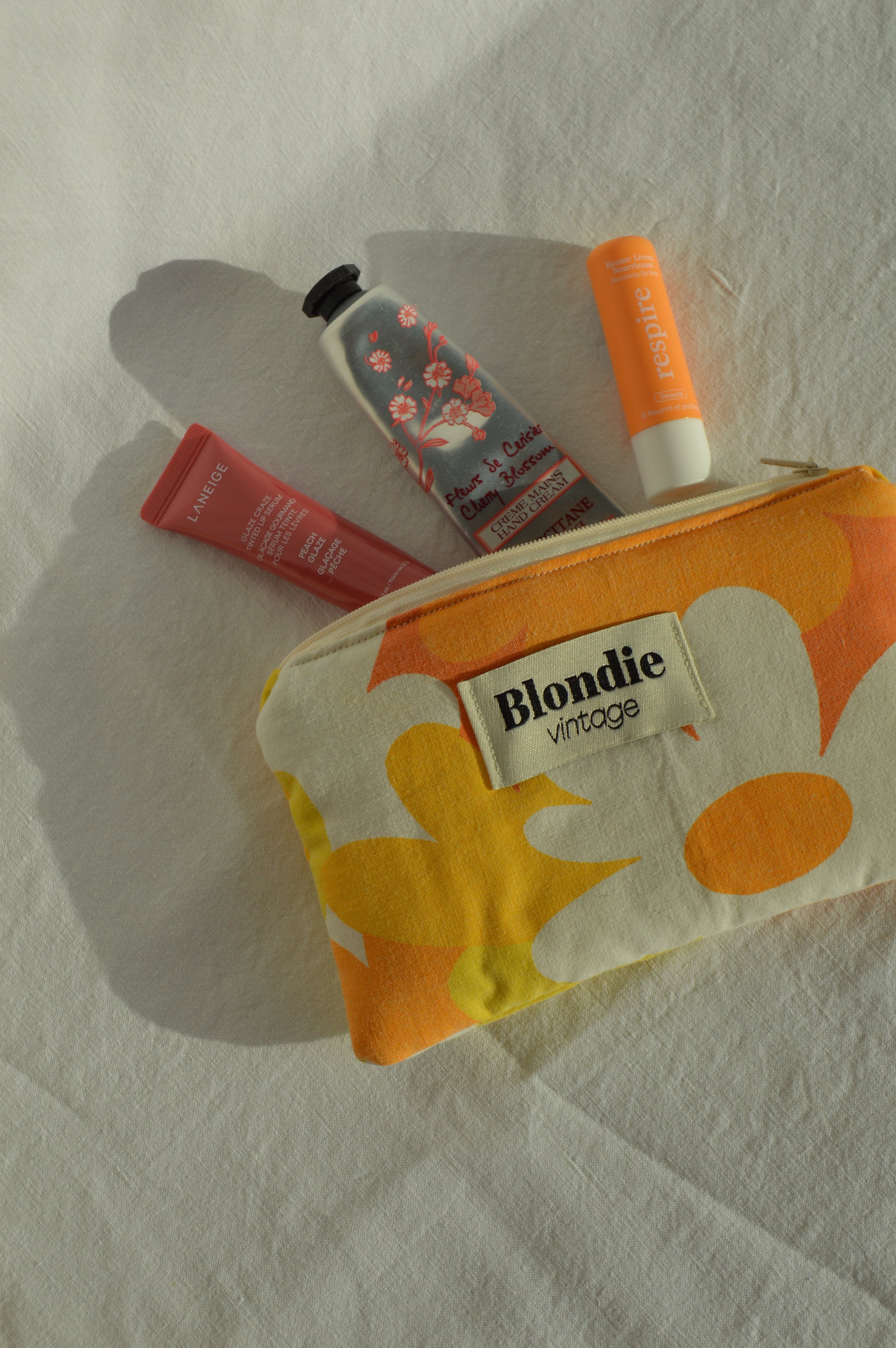 Mini Pochette fleurs orange fabriqué à partir de tissus vintage mode durable mode responsable fabriqué à la main 