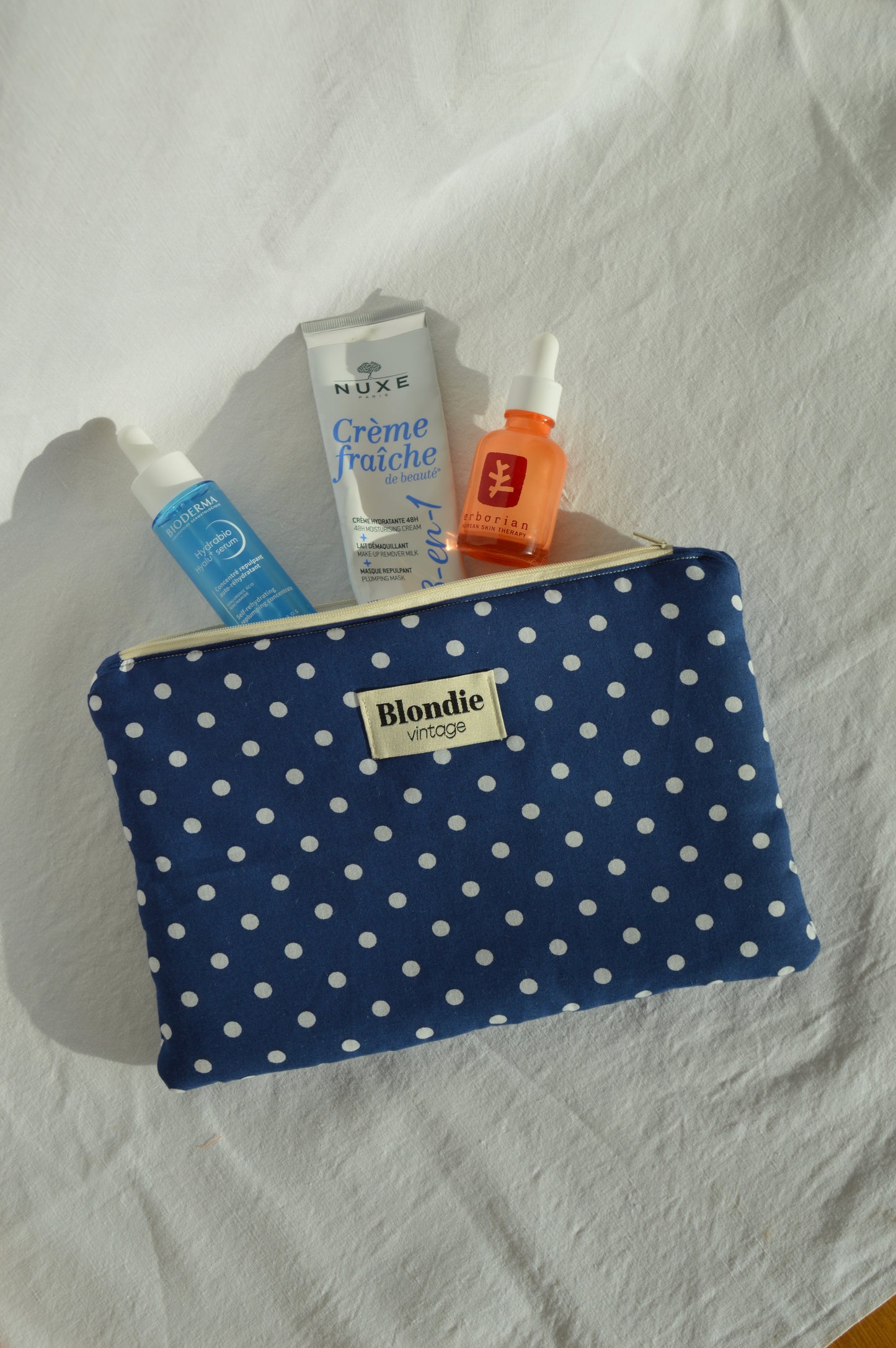 Pochette à pois bleu fabriqué à partir de tissus vintage mode durable mode responsable fabriqué à la main 