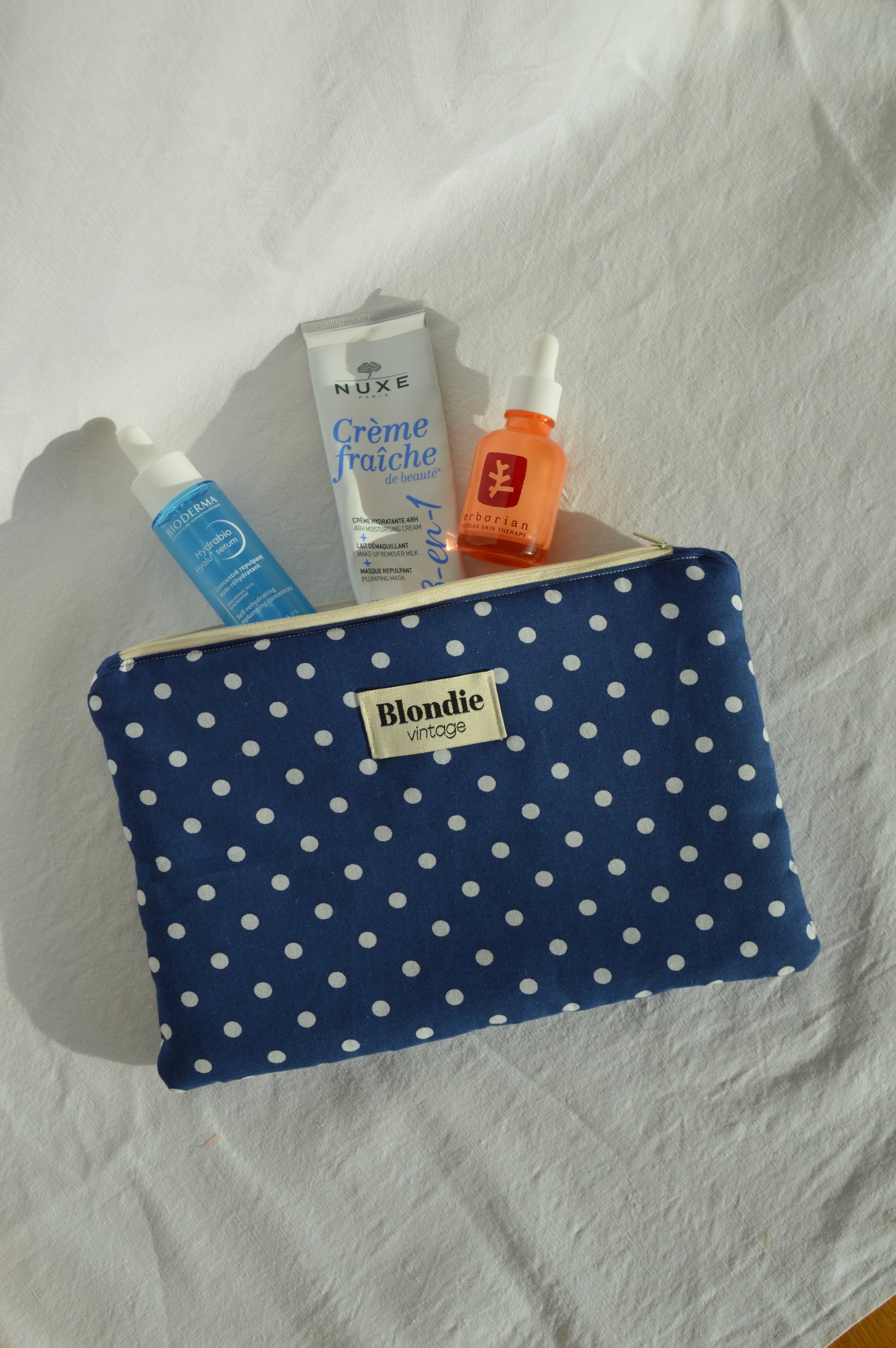 Pochette à pois bleu fabriqué à partir de tissus vintage mode durable mode responsable fabriqué à la main 