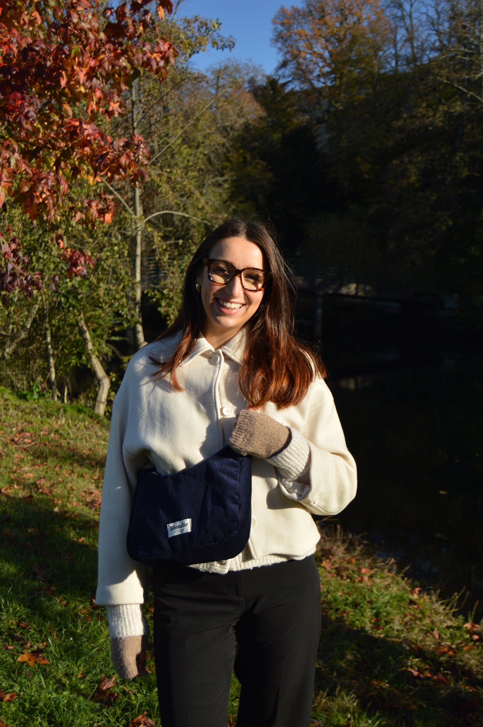 Sac crossbody velours bleu fabriqué à partir de tissus vintage mode durable mode responsable fabriqué à la main 