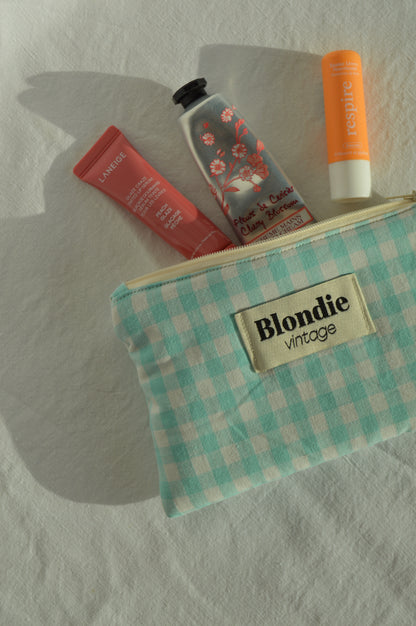 Mini Pochette vichy turquoise fabriqué à partir de tissus vintage mode durable mode responsable fabriqué à la main 