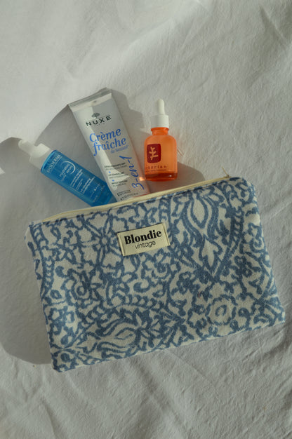 Pochette motif bleu fabriqué à partir de tissus vintage mode durable mode responsable fabriqué à la main 