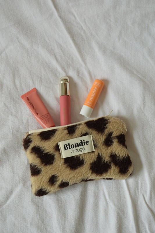 Mini Pochette léopard fabriqué à partir de tissus vintage mode durable mode responsable fabriqué à la main 