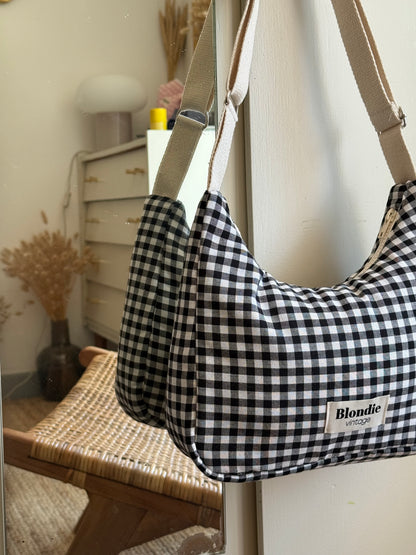 Sac crossbody vichy noir fabriqué à partir de tissus vintage mode durable mode responsable fabriqué à la main 