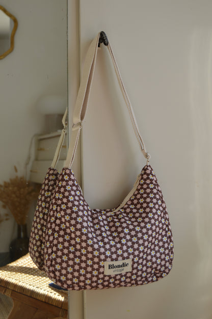 Sac crossbody fleurs vintage fabriqué à partir de tissus vintage mode durable mode responsable fabriqué à la main 
