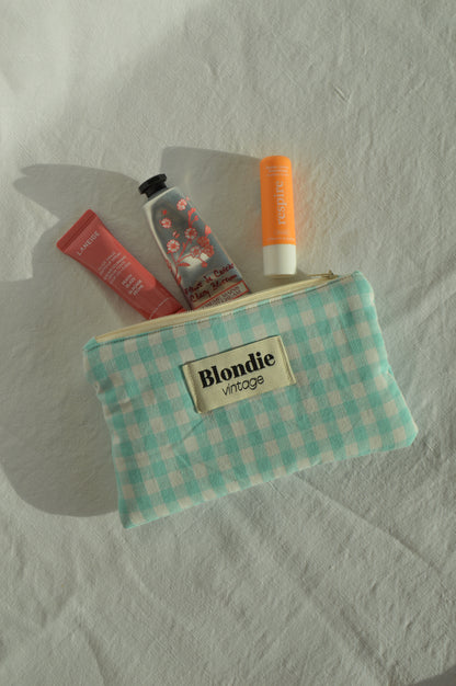 Mini Pochette vichy turquoise fabriqué à partir de tissus vintage mode durable mode responsable fabriqué à la main 