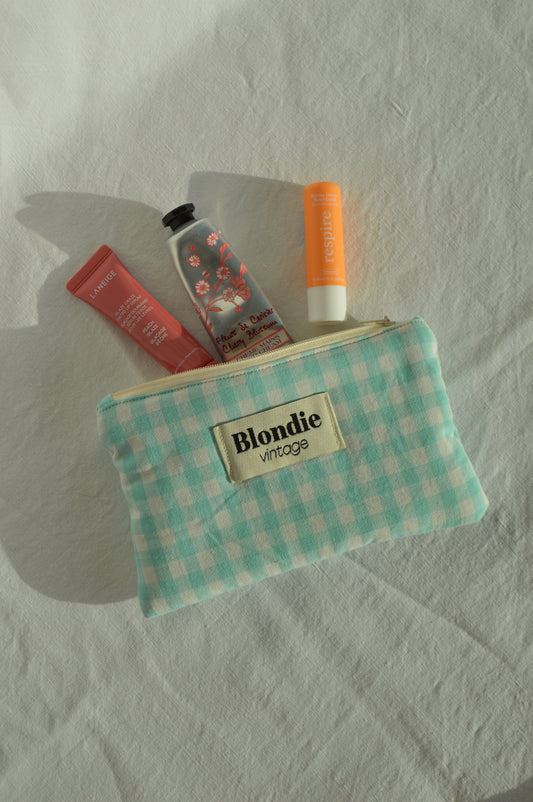 Mini Pochette vichy turquoise fabriqué à partir de tissus vintage mode durable mode responsable fabriqué à la main 