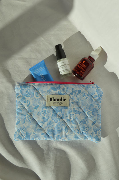 Pochette velours bleu fabriqué à partir de taie de tissus vintage mode durable mode responsable fabriqué à la main 