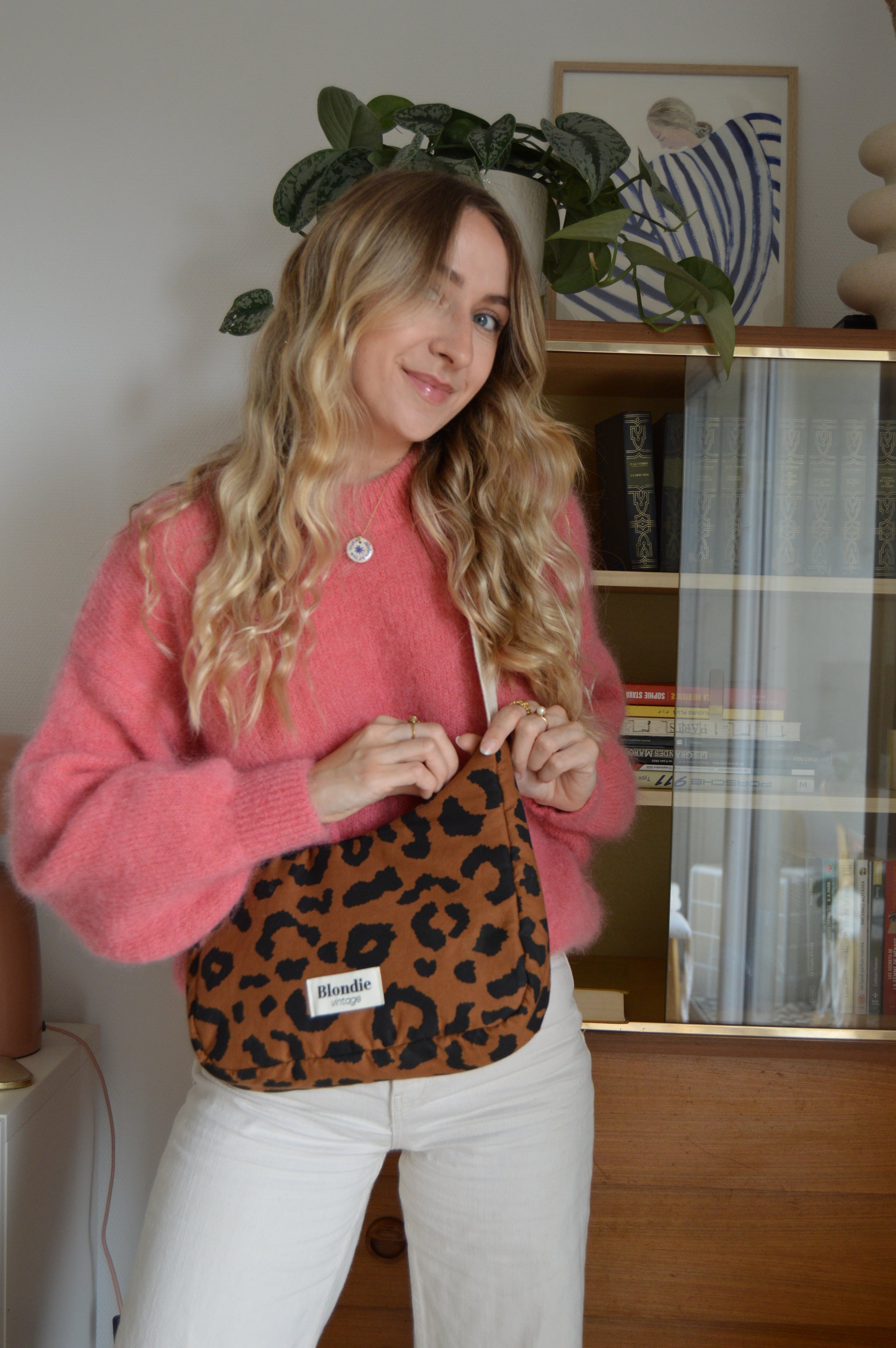 Sac crossbody léopard fabriqué à partir de tissus vintage mode durable mode responsable fabriqué à la main 