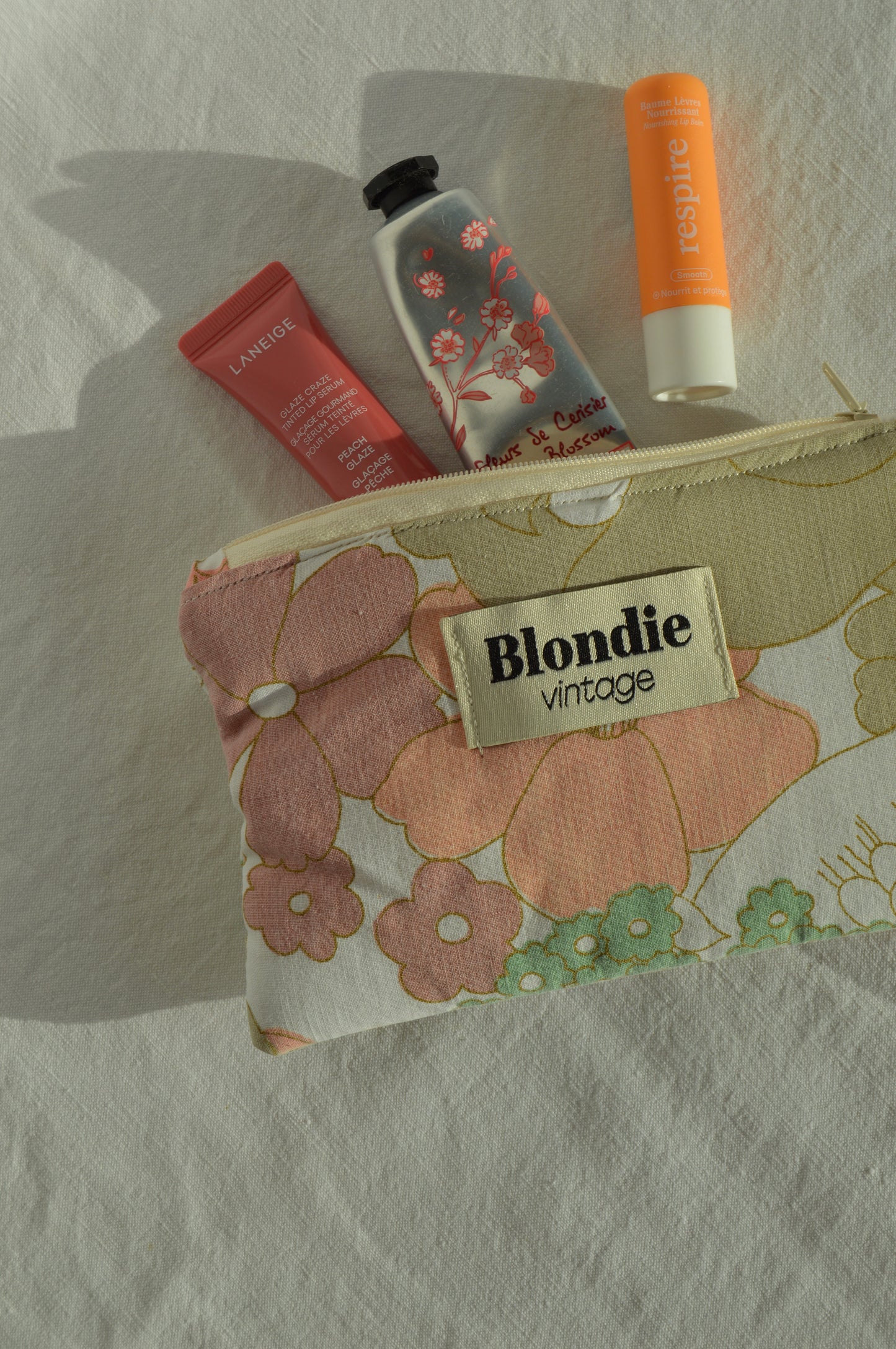 Mini Pochette fleurie fabriqué à partir de tissus vintage mode durable mode responsable fabriqué à la main 