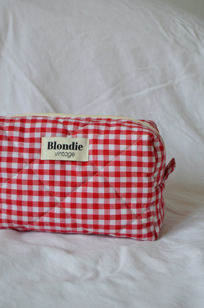 Trousse de toilette vichy rouge fabriqué à partir de taie de tissus vintage mode durable mode responsable fabriqué à la main 