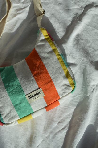 Sac crossbody rayé fabriqué à partir de tissus vintage mode durable mode responsable fabriqué à la main 