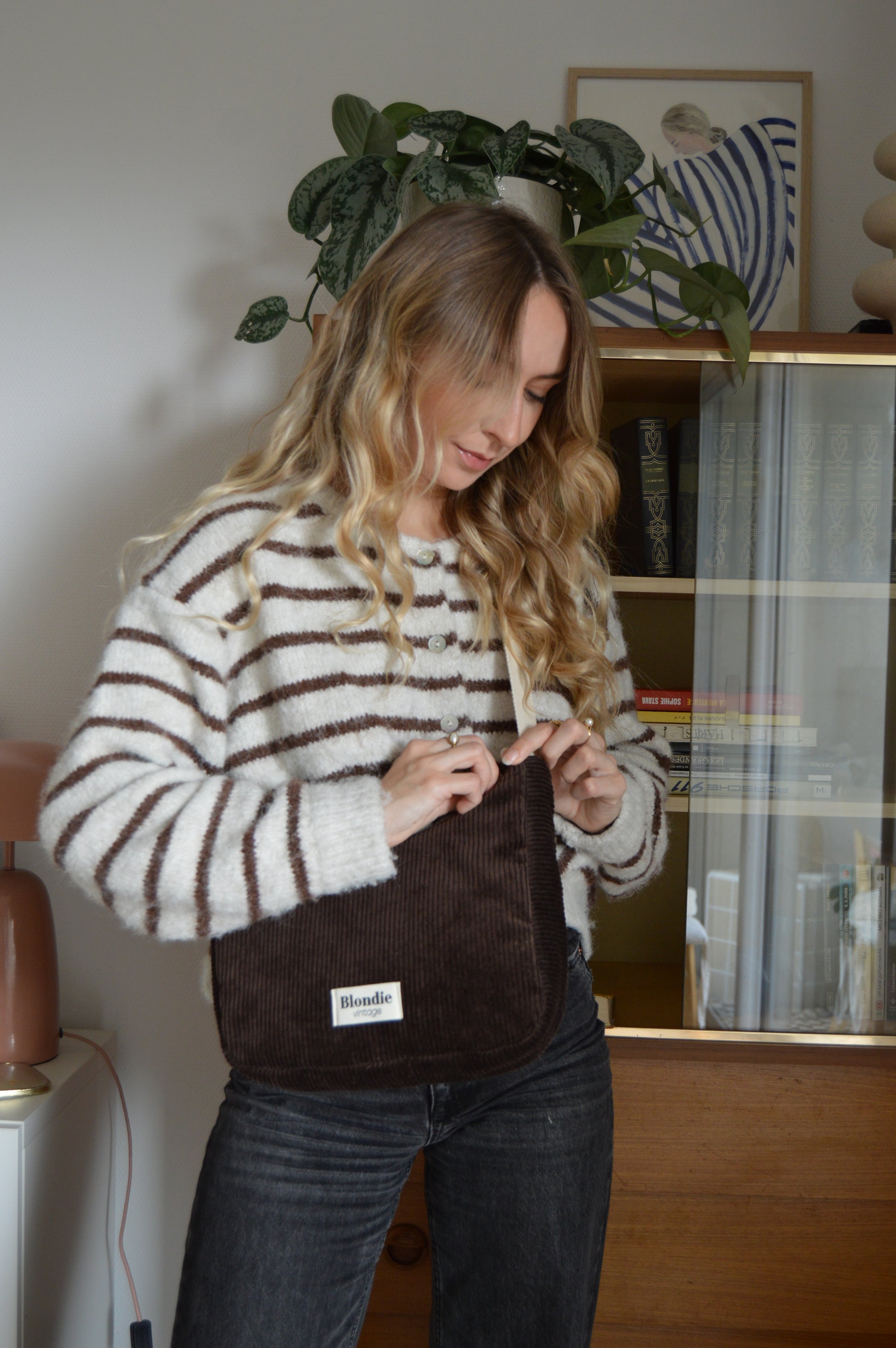 Sac crossbody velours marron fabriqué à partir de tissus vintage mode durable mode responsable fabriqué à la main 