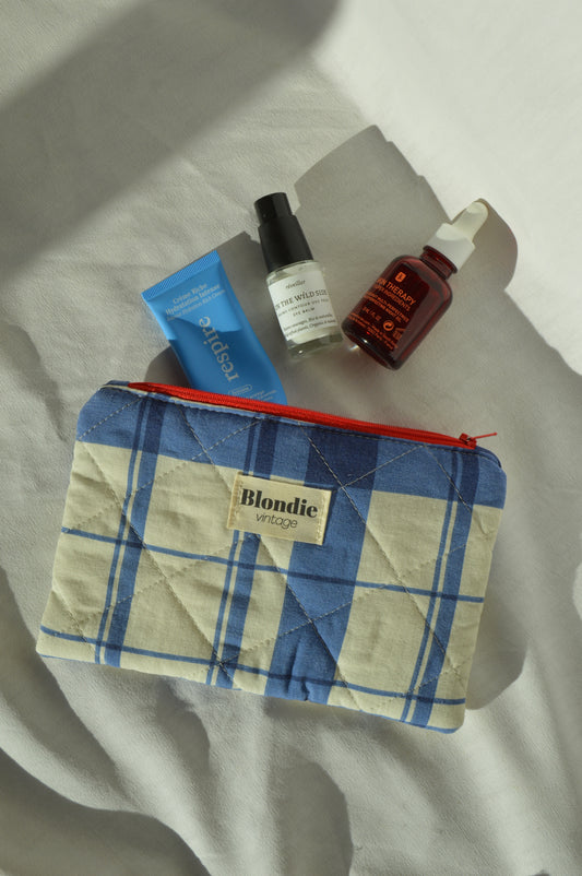 Pochette velours carreaux bleu en tissu vintage upcyclé, faite main en France par Blondie vintage