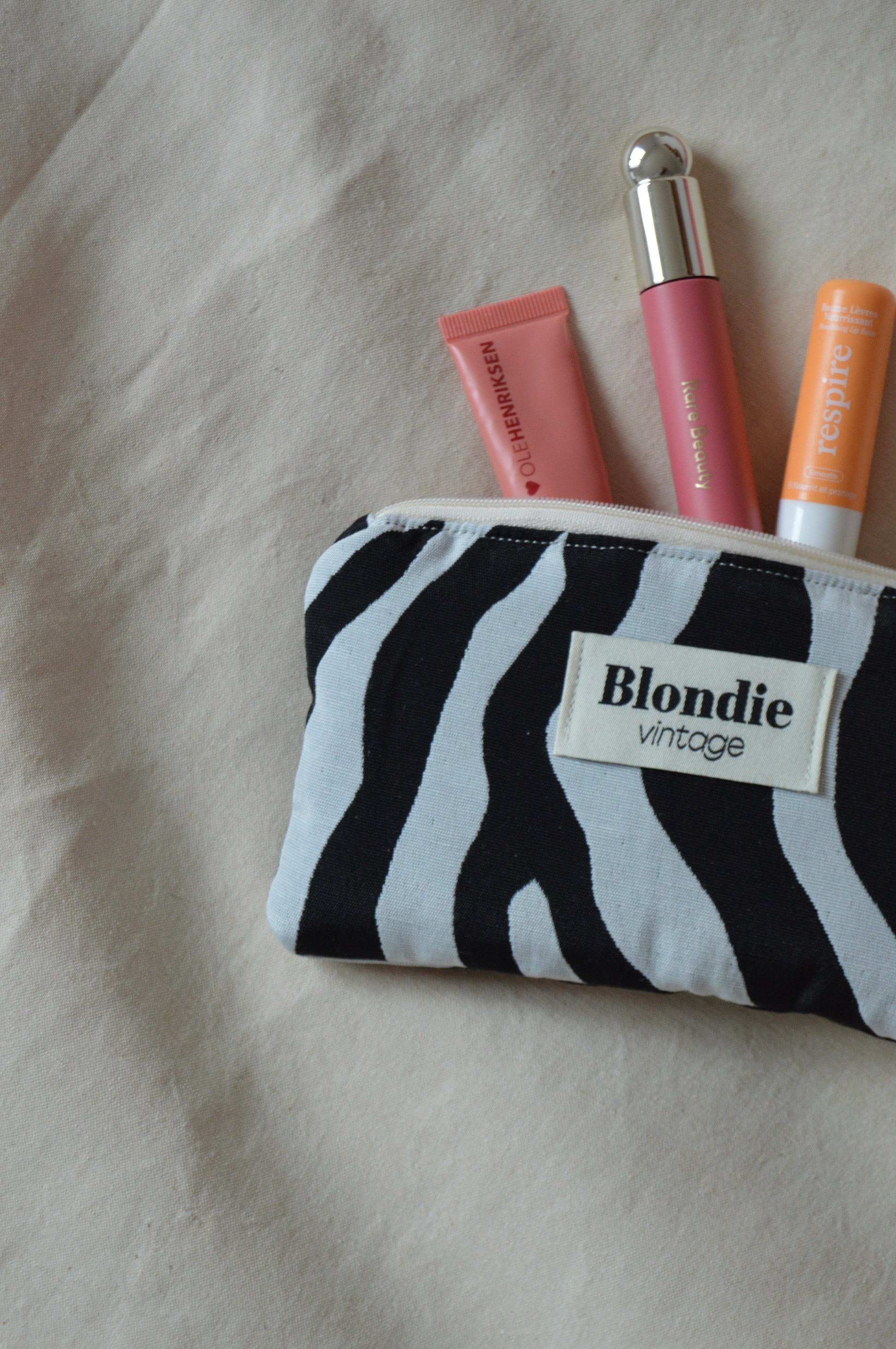 Mini Pochette zebre fabriqué à partir de tissus vintage mode durable mode responsable fabriqué à la main 