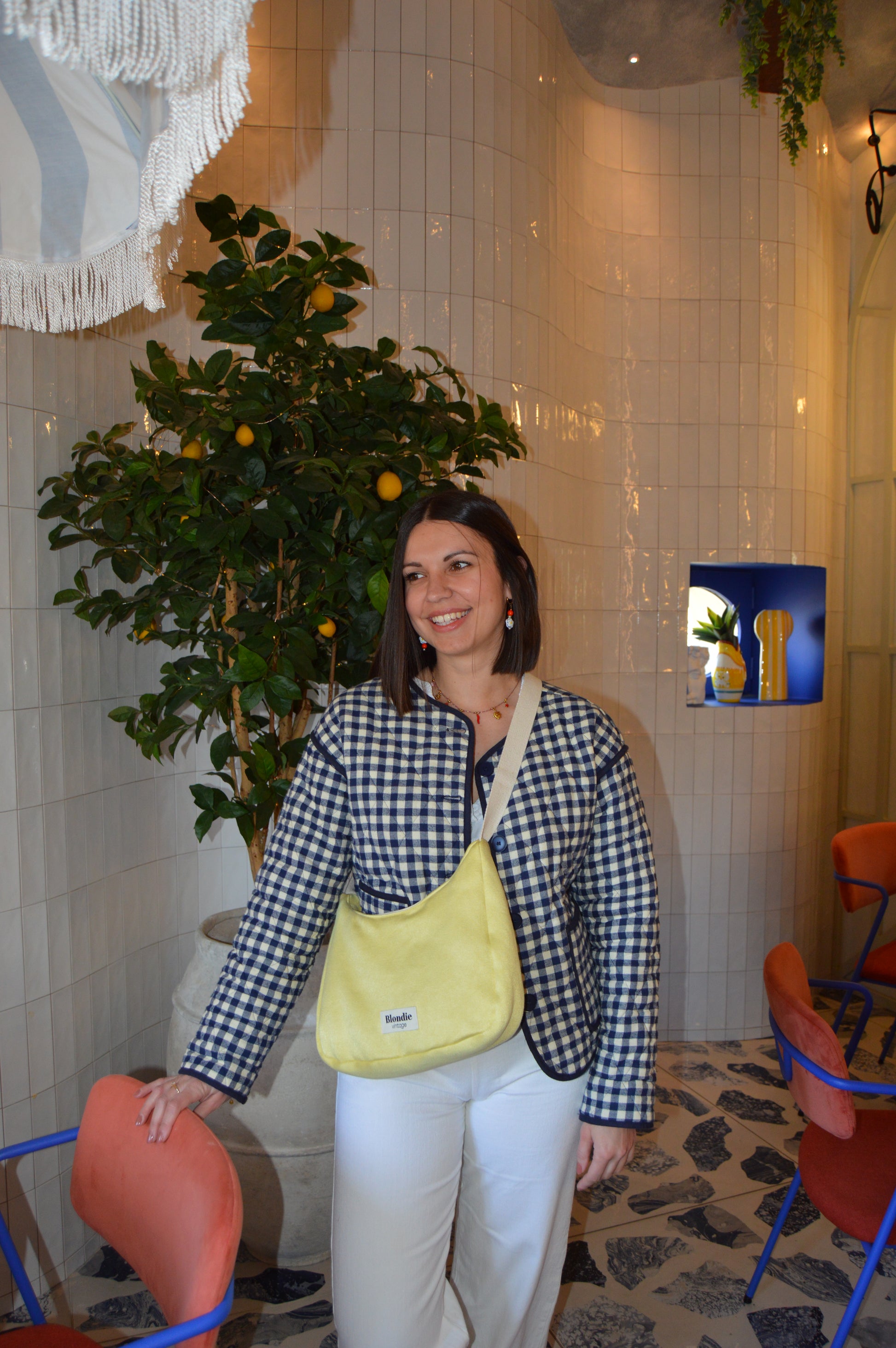 Sac crossbody jaune satiné fabriqué à partir de tissus vintage mode durable mode responsable fabriqué à la main 