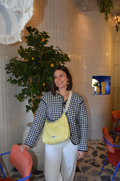 Sac crossbody jaune satiné fabriqué à partir de tissus vintage mode durable mode responsable fabriqué à la main 