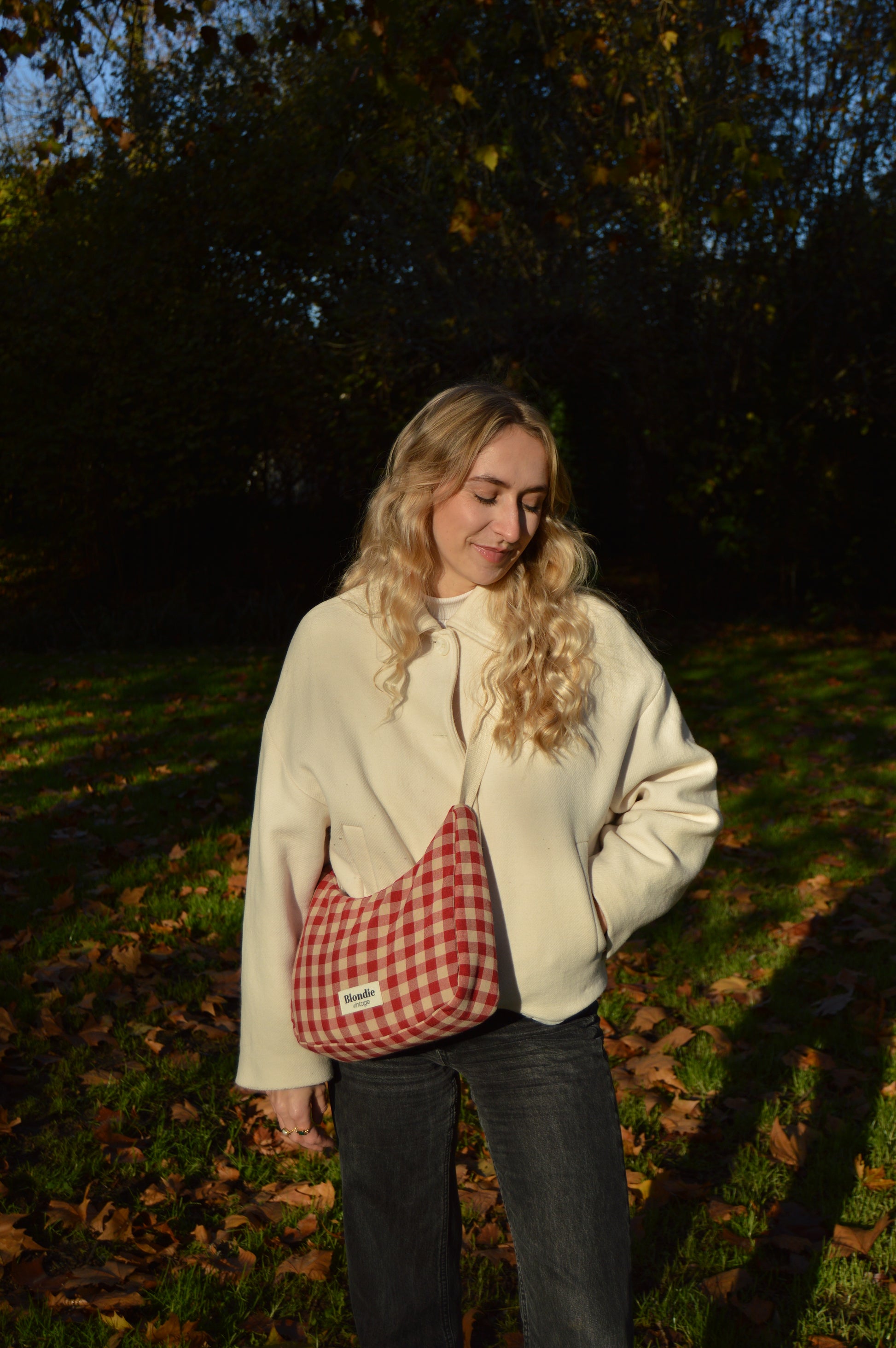 Sac crossbody vichy rouge fabriqué à partir de tissus vintage mode durable mode responsable fabriqué à la main 