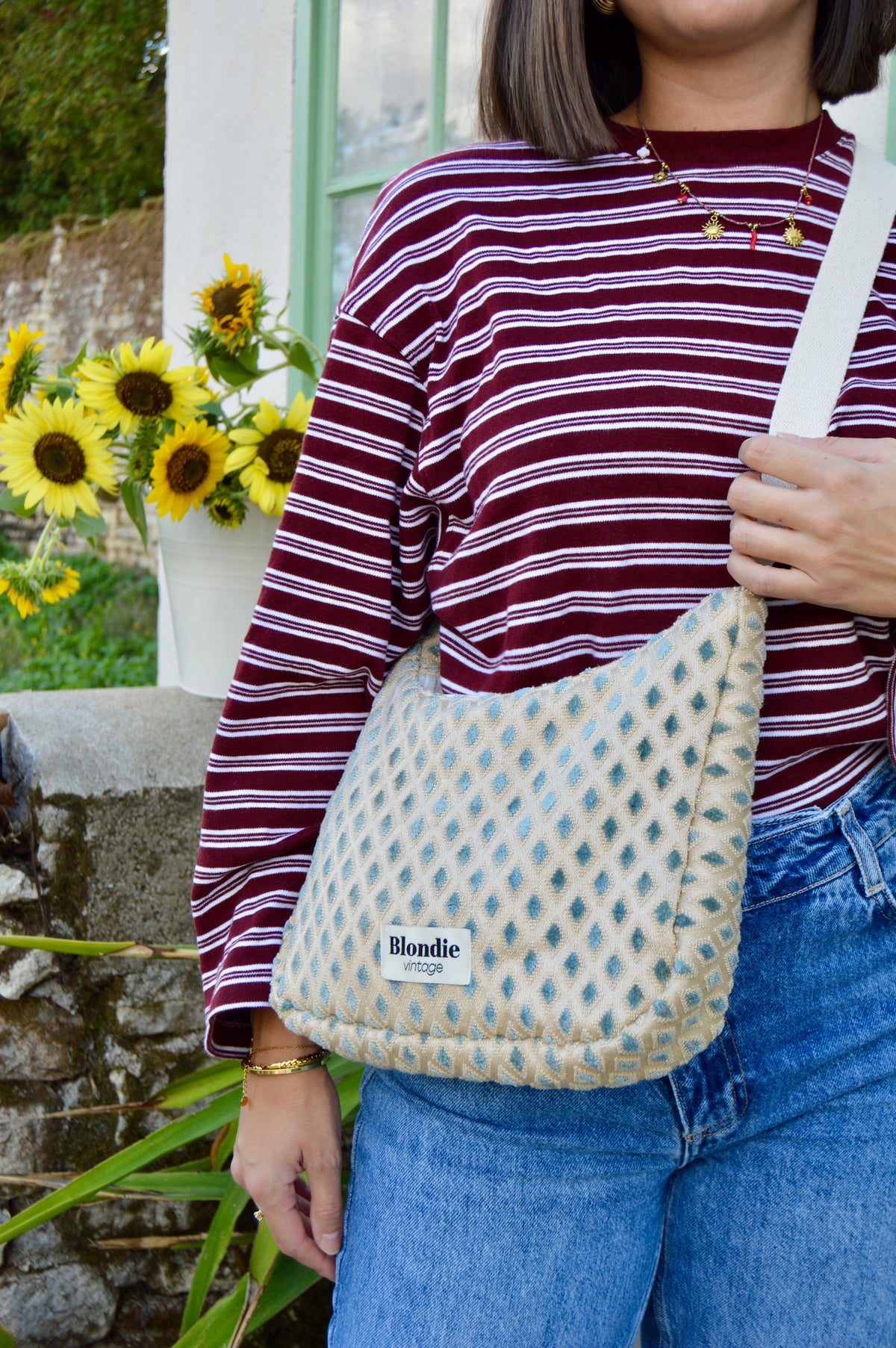 Sac crossbody doré fabriqué à partir de tissus vintage mode durable mode responsable fabriqué à la main 