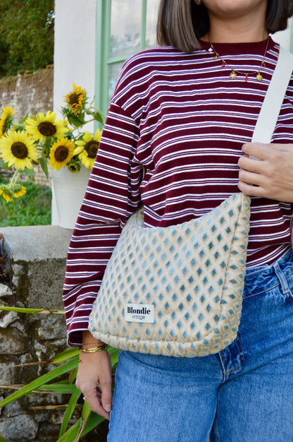 Sac crossbody doré fabriqué à partir de tissus vintage mode durable mode responsable fabriqué à la main 