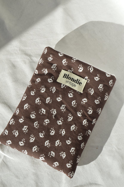 Housse de livre fleuri marron fabriqué à partir de tissus vintage mode durable mode responsable fabriqué à la main 